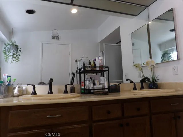 Dual Sinks in Primary Bathroom