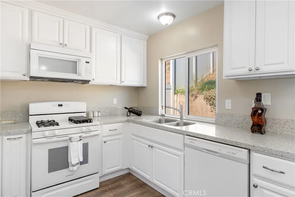 22742 Glendon Drive, Moreno Valley, California 92557 home-pic-7
