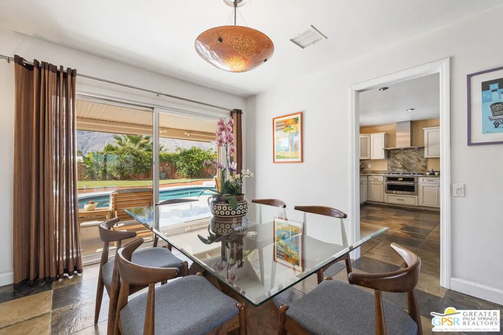 835 N Farrell Drive, Palm Springs, California 92262 home-pic-17