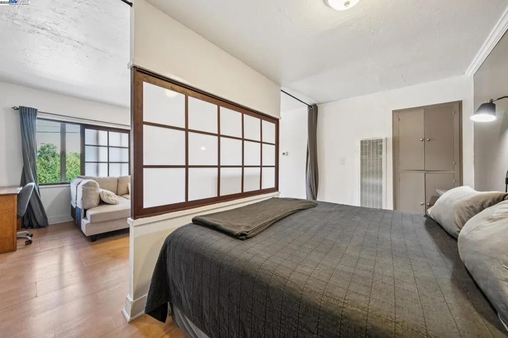 5936 Broadway, Oakland, California 94618 home-pic-25