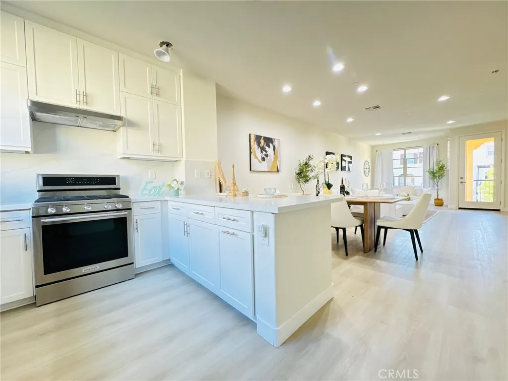 52 Capricorn, Irvine, California 92618 home-pic-7