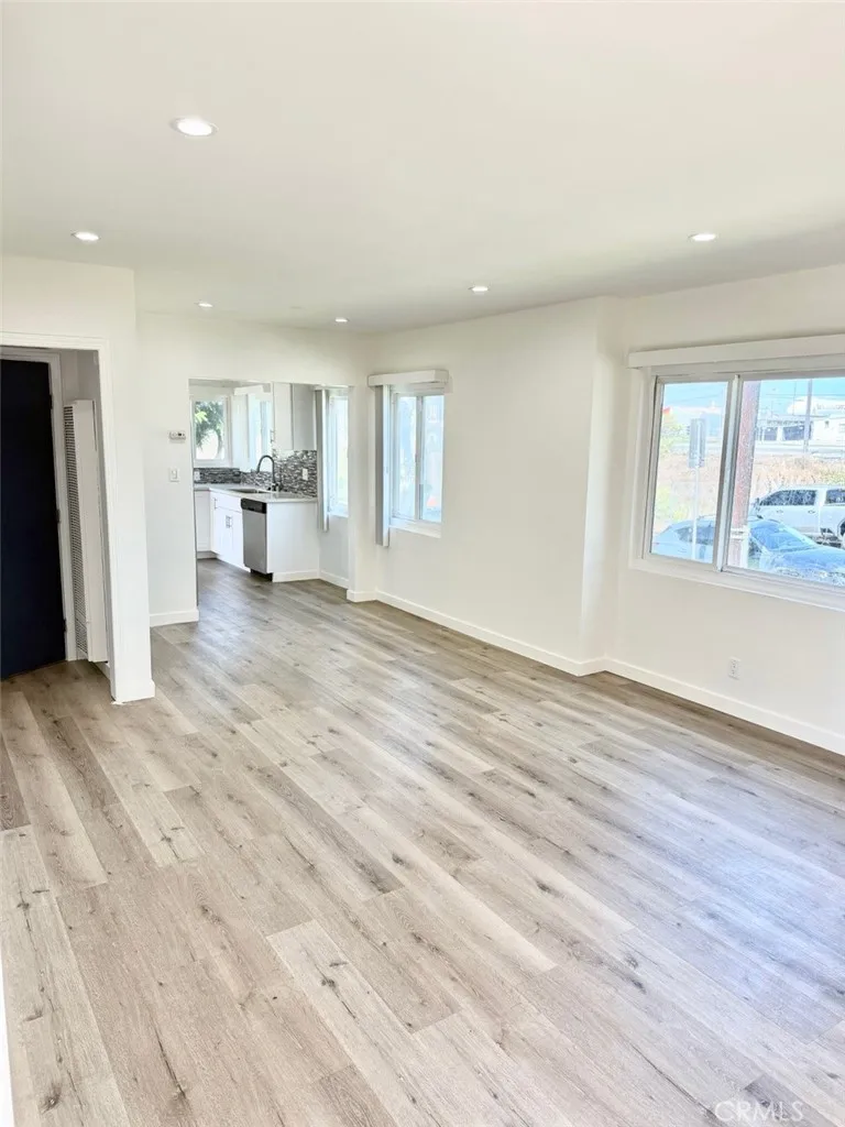 1112 E Imperial Avenue, El Segundo, California 90245 home-pic-1