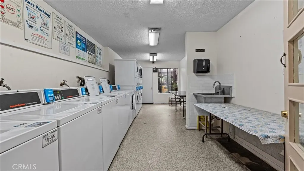 320 S Ardmore, Los Angeles, California 90020 home-pic-12