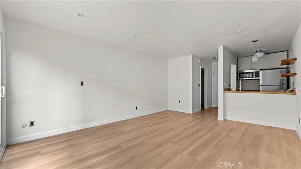 320 S Ardmore, Los Angeles, California 90020 home-pic-6