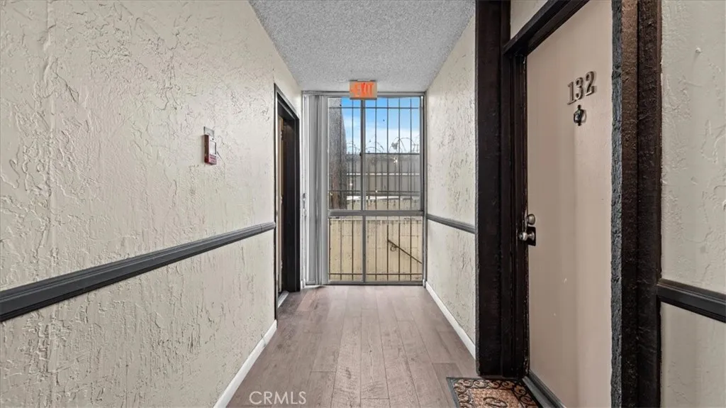 320 S Ardmore, Los Angeles, California 90020 home-pic-2