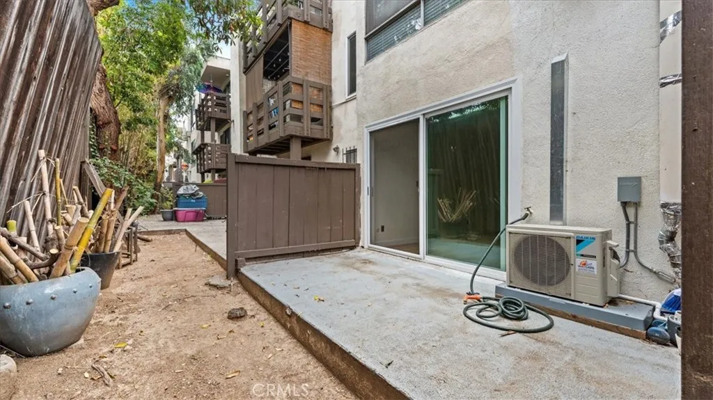 320 S Ardmore, Los Angeles, California 90020 home-pic-11