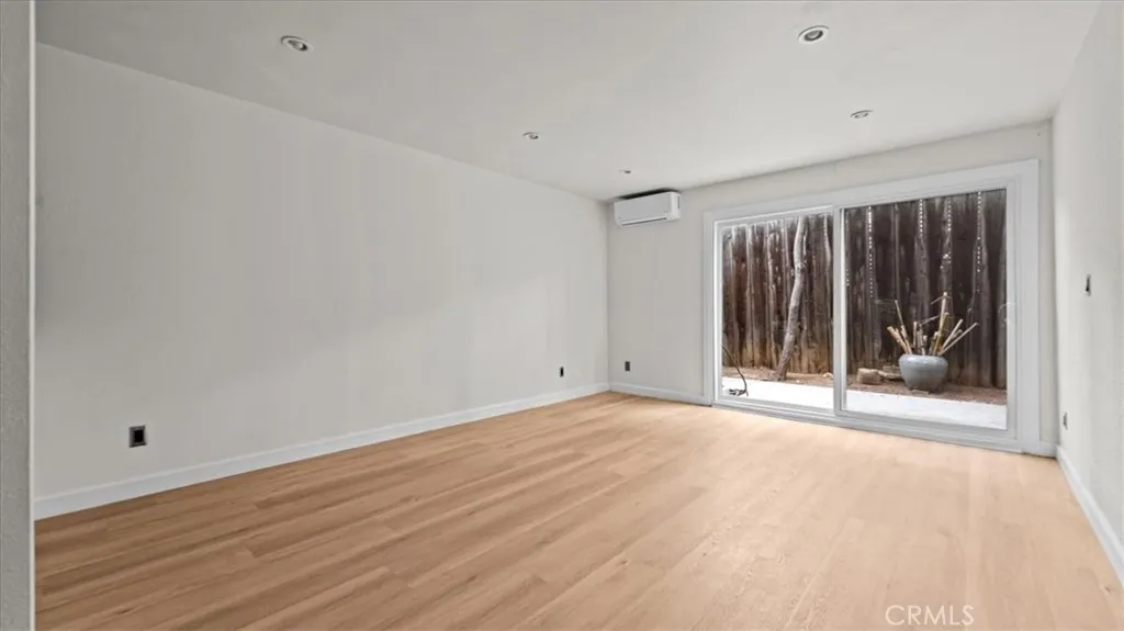 320 S Ardmore, Los Angeles, California 90020 home-pic-4
