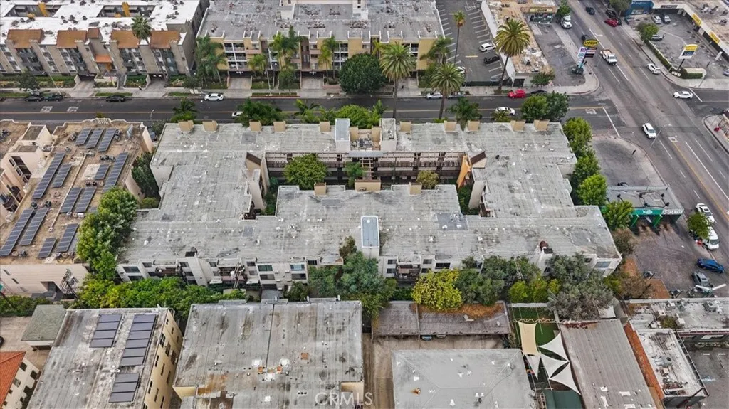 320 S Ardmore, Los Angeles, California 90020 home-pic-18