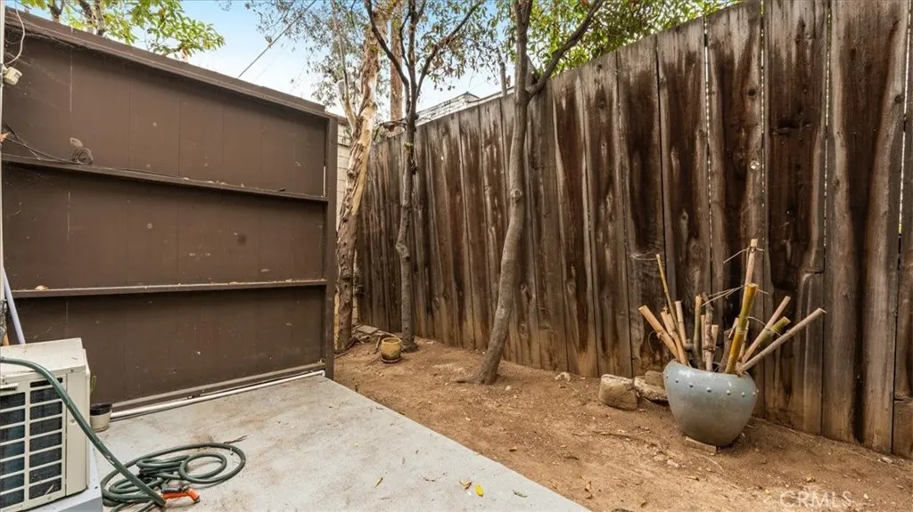 320 S Ardmore, Los Angeles, California 90020 home-pic-10