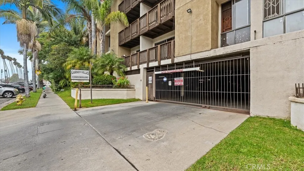 320 S Ardmore, Los Angeles, California 90020 home-pic-16