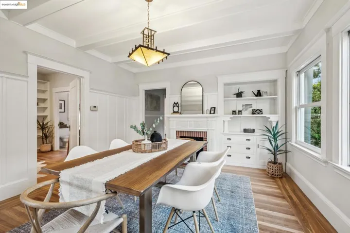 4117 Gilbert St, Oakland, California 94611