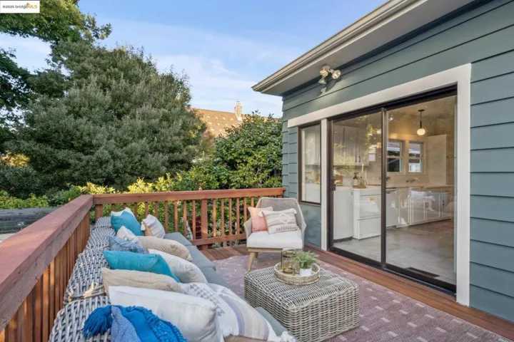 4117 Gilbert St, Oakland, California 94611