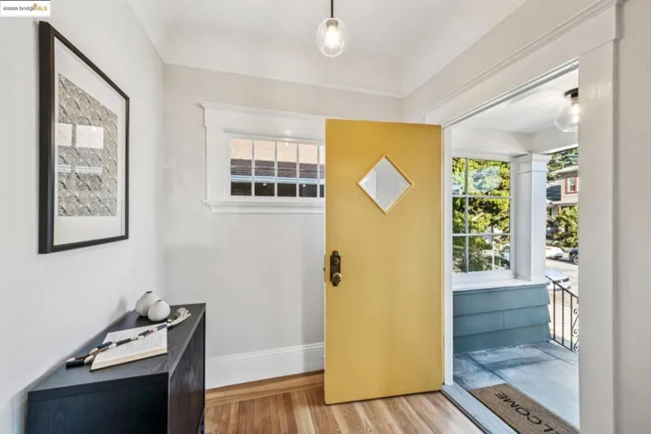 4117 Gilbert St, Oakland, California 94611