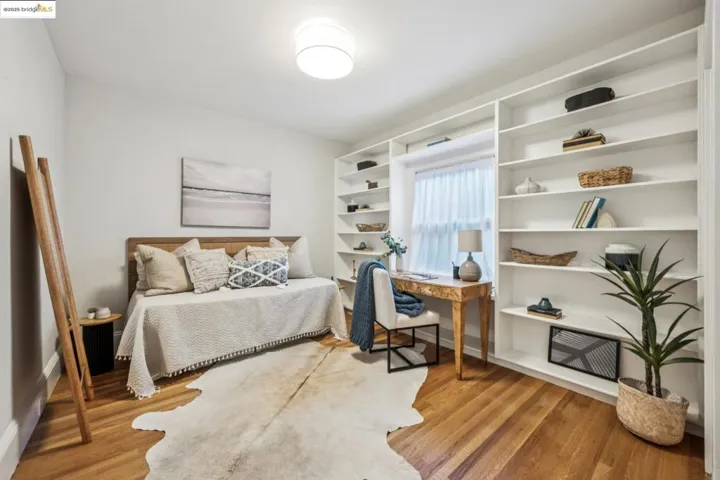 4117 Gilbert St, Oakland, California 94611