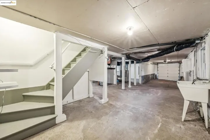 4117 Gilbert St, Oakland, California 94611