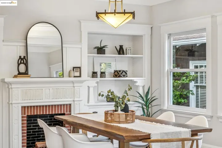 4117 Gilbert St, Oakland, California 94611