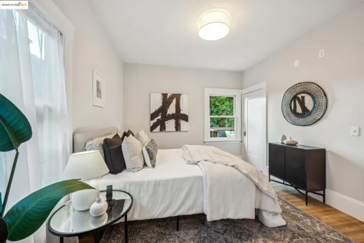4117 Gilbert St, Oakland, California 94611