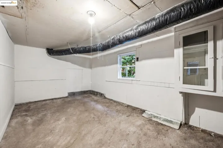 4117 Gilbert St, Oakland, California 94611