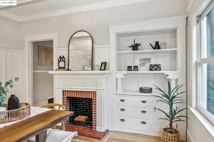 4117 Gilbert St, Oakland, California 94611