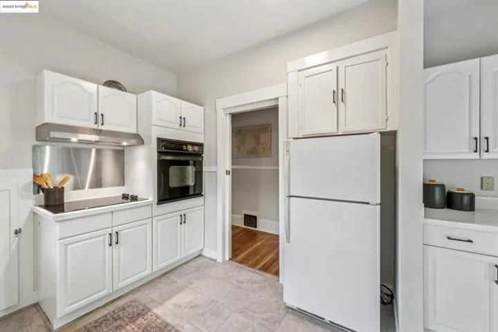 4117 Gilbert St, Oakland, California 94611