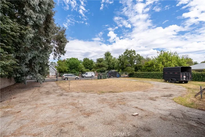 17320 Gresham, Sherwood Forest, California 91325
