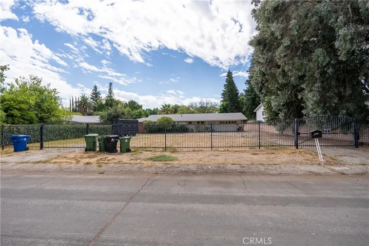 17320 Gresham, Sherwood Forest, California 91325