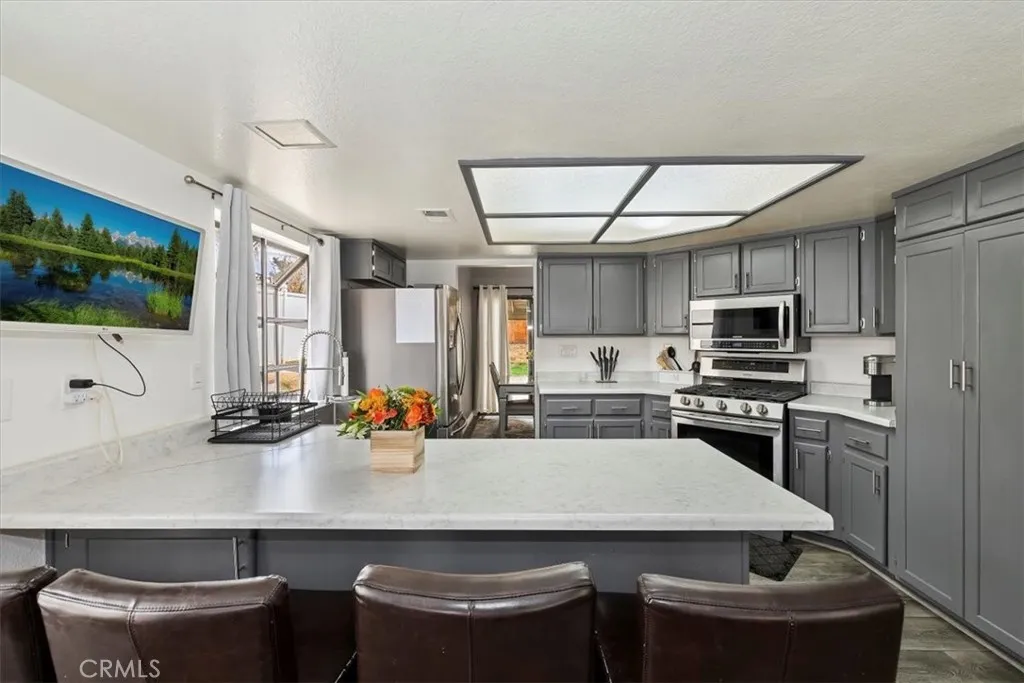 12202 Wind River Circle, Moreno Valley, California 92557 home-pic-7