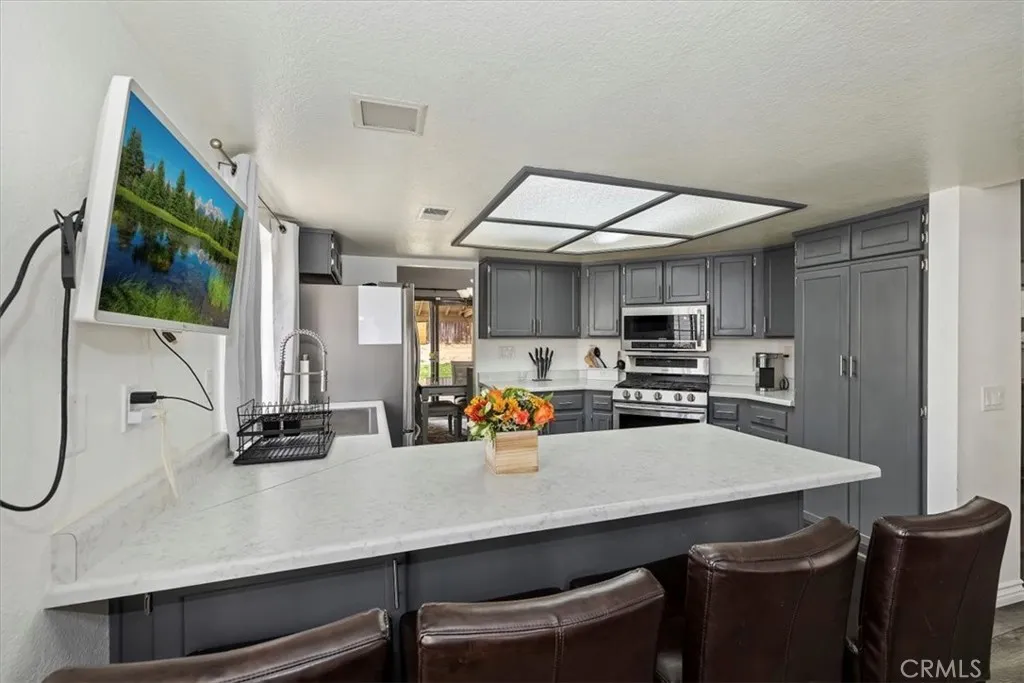 12202 Wind River Circle, Moreno Valley, California 92557 home-pic-8