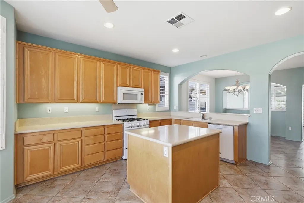 39320 Beringer, Murrieta, California 92563 home-pic-24