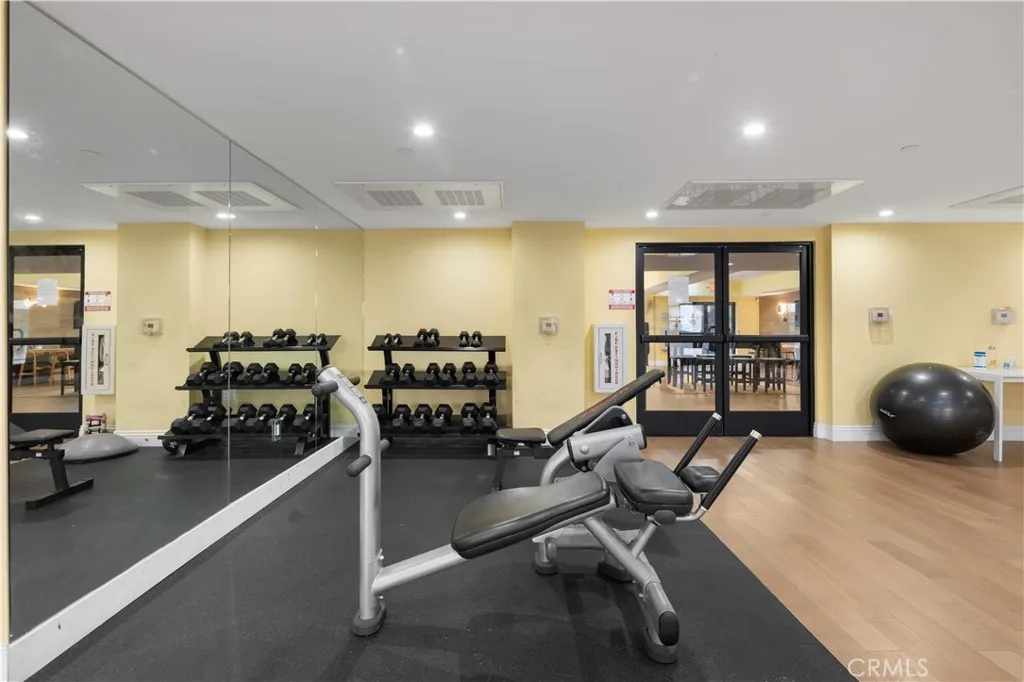 2939 Leeward Avenue 311, Los Angeles, California 90005 home-pic-19