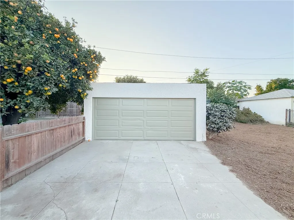 1215 N Chester Avenue, Compton, California 90221 home-pic-24