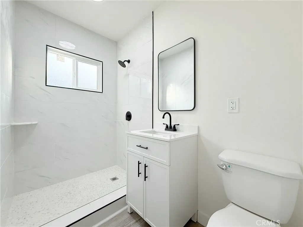 1215 N Chester Avenue, Compton, California 90221 home-pic-22