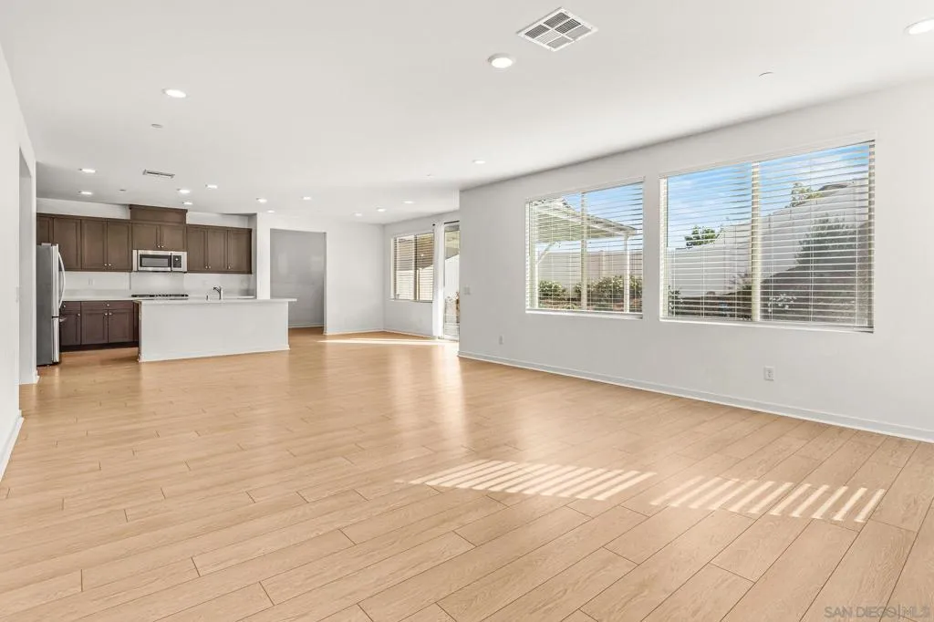 29634 Lewis Cir, Winchester, California 92596 home-pic-8