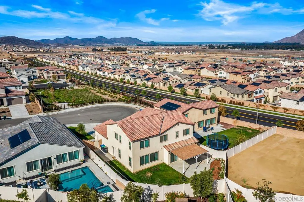 29634 Lewis Cir, Winchester, California 92596 home-pic-29