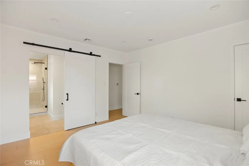 6417 La Riba Way, Los Angeles, California 90042 home-pic-17