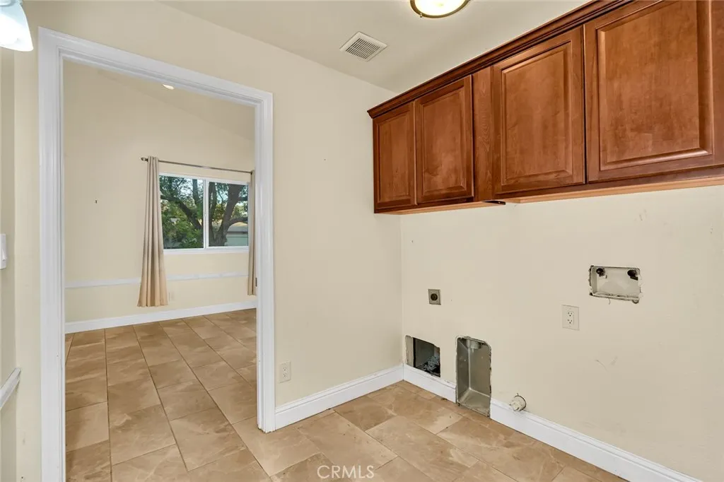 1033 W Norwich, Fresno, California 93705 home-pic-26