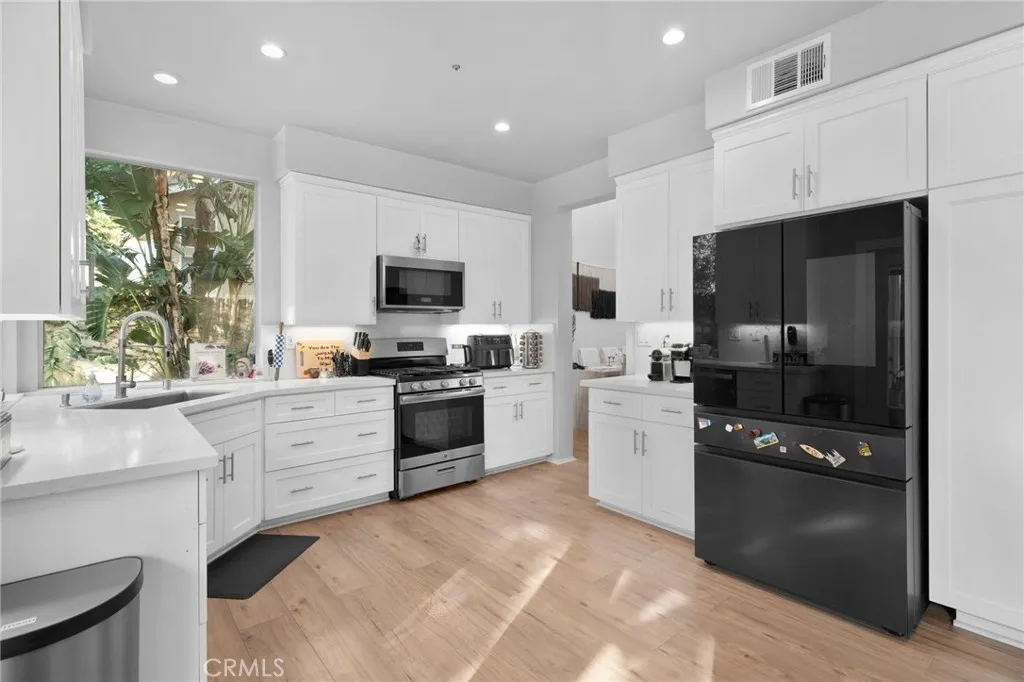 5630 Hunt Club, Fontana, California 92336 home-pic-11