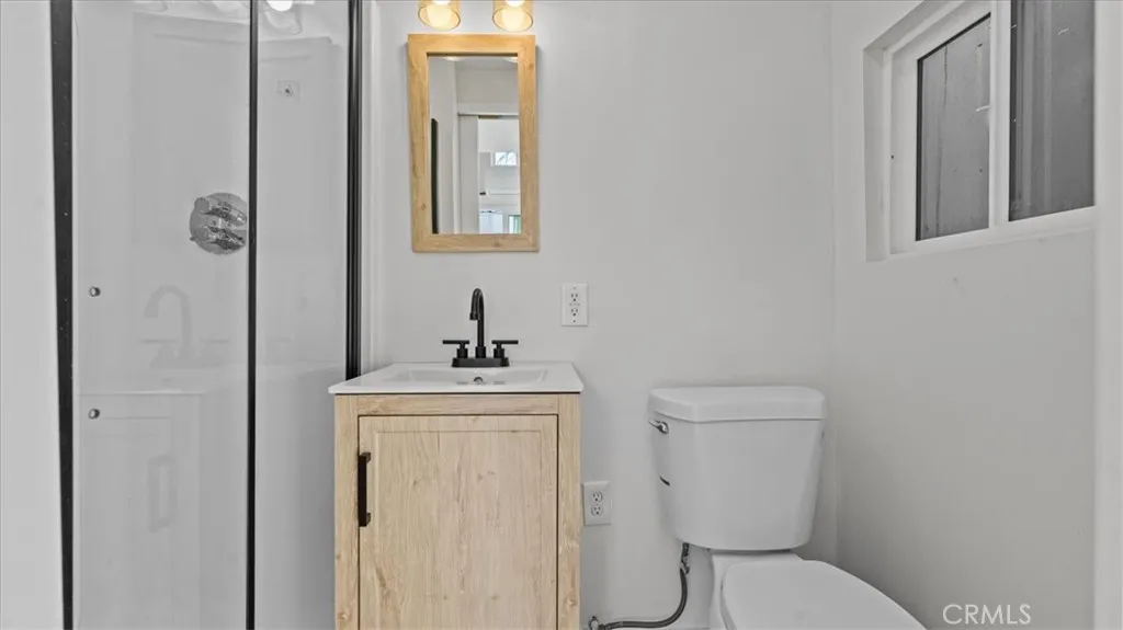 715 W 104th, Los Angeles, California 90044 home-pic-22