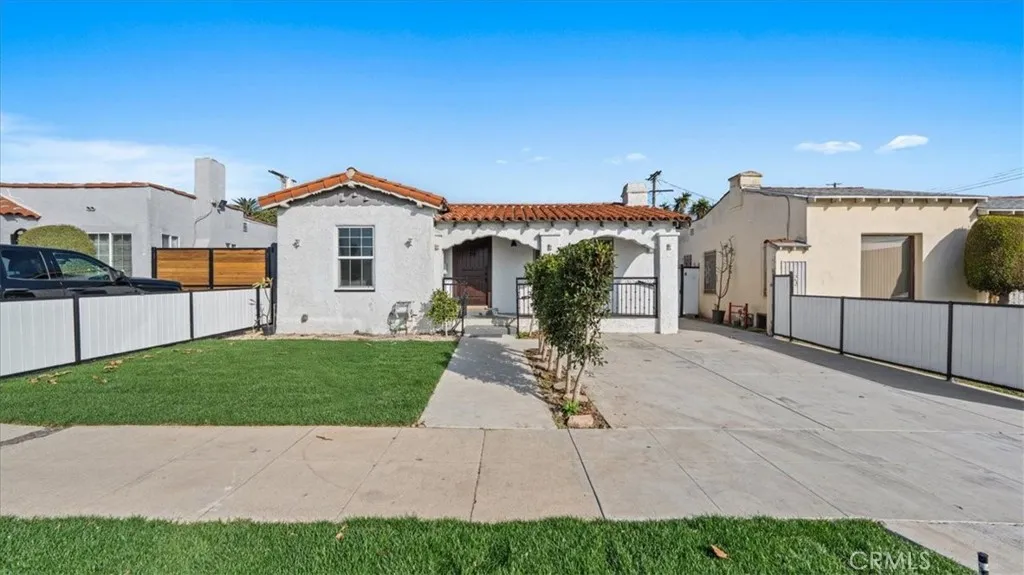 715 W 104th, Los Angeles, California 90044 home-pic-0