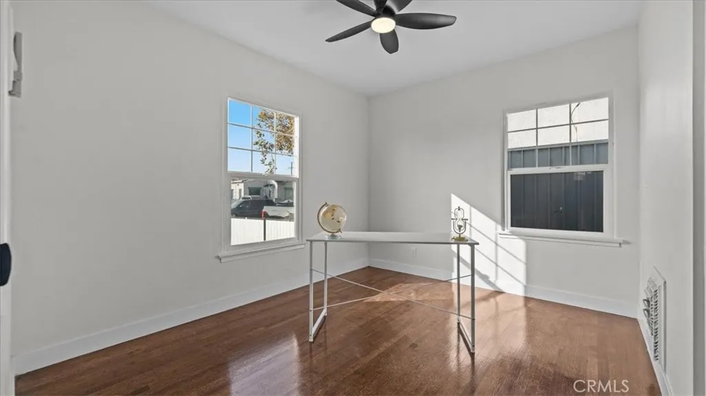 715 W 104th, Los Angeles, California 90044 home-pic-8