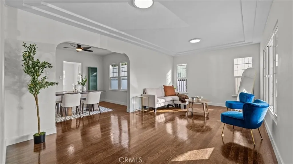 715 W 104th, Los Angeles, California 90044 home-pic-2