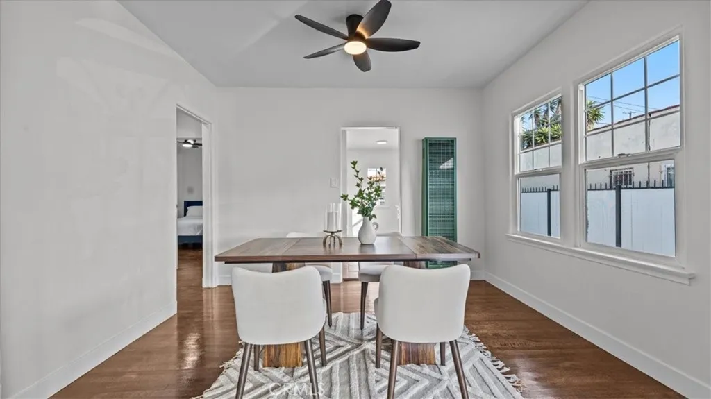 715 W 104th, Los Angeles, California 90044 home-pic-4