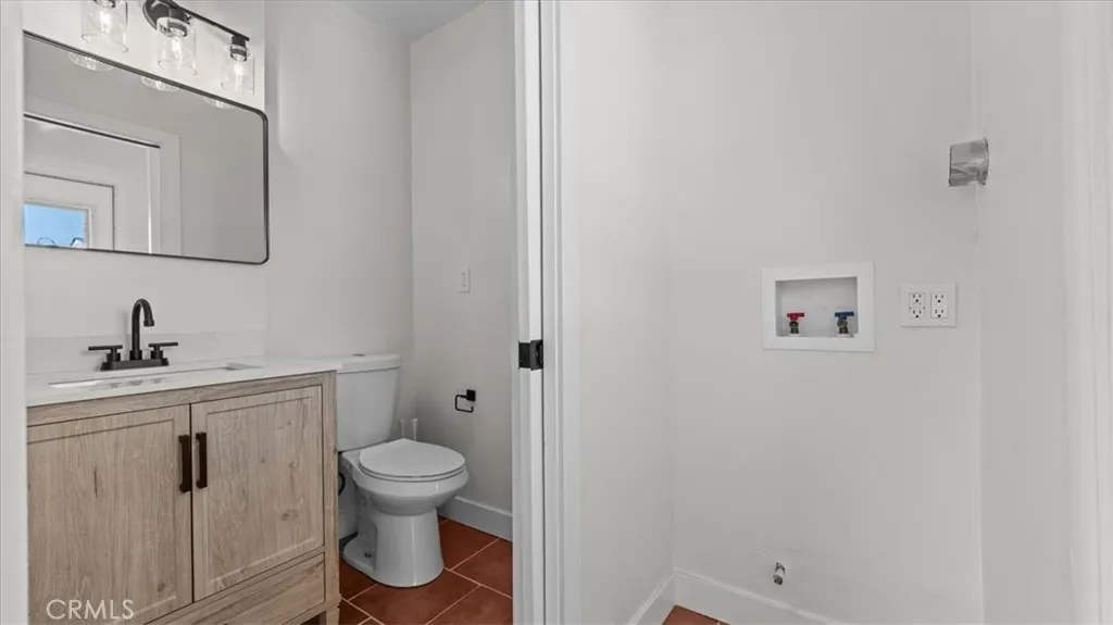 715 W 104th, Los Angeles, California 90044 home-pic-12