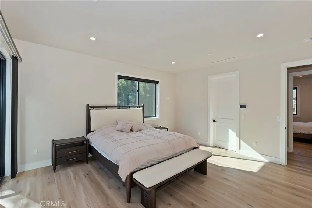 361 Meadow Circle N, Big Bear Lake, California 92315 home-pic-24