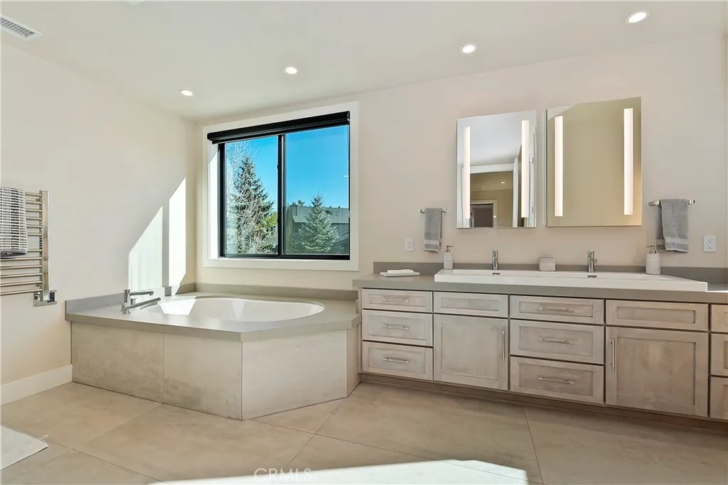 361 Meadow Circle N, Big Bear Lake, California 92315 home-pic-27