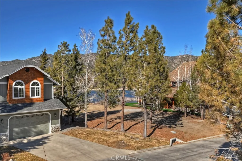 361 Meadow Circle N, Big Bear Lake, California 92315 home-pic-45