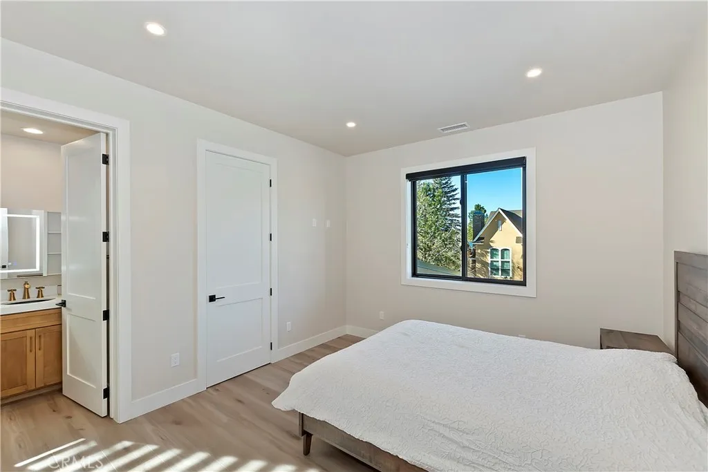 361 Meadow Circle N, Big Bear Lake, California 92315 home-pic-31