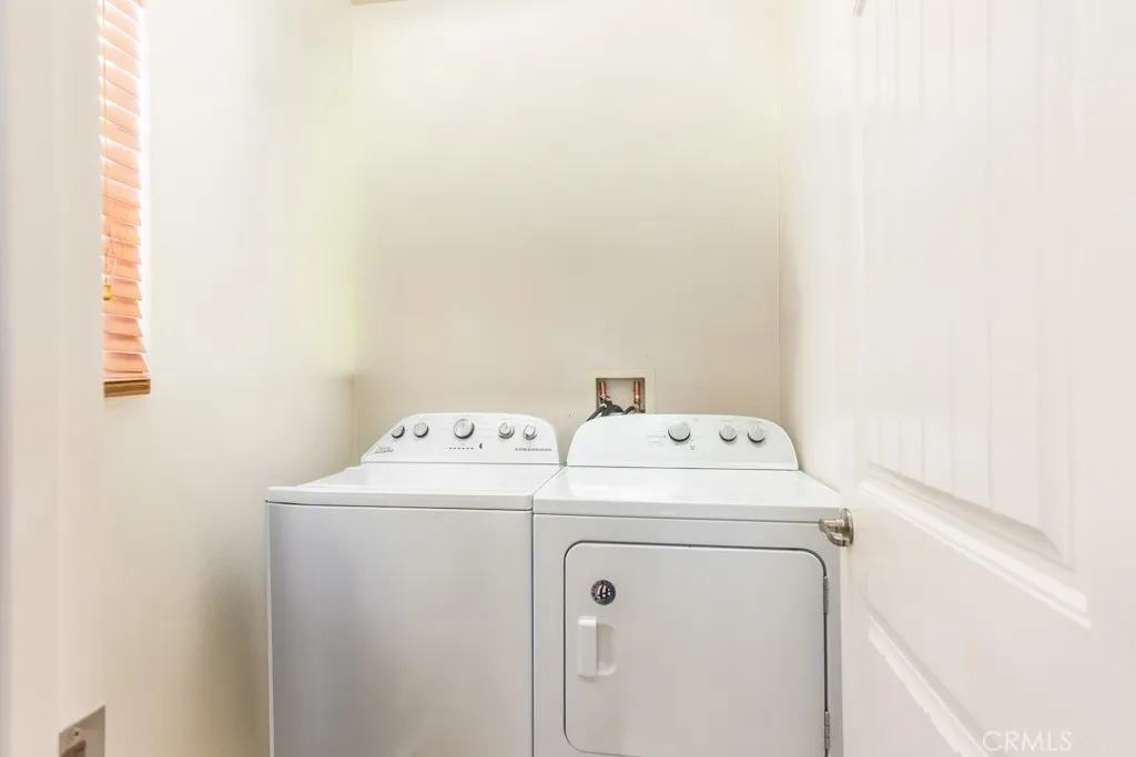 27117 Eden Court, Newhall, California 91350 home-pic-27