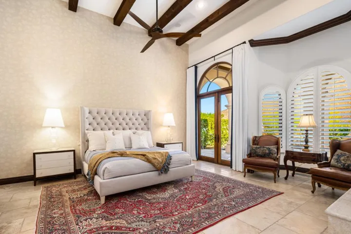 118-web-or-mls-TP_GatoReturn_1125_OPMG_0