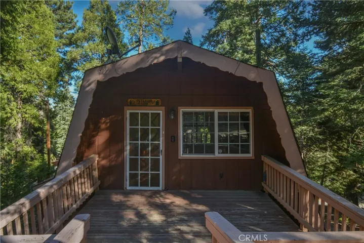Front Deck, Front Door with level Entry